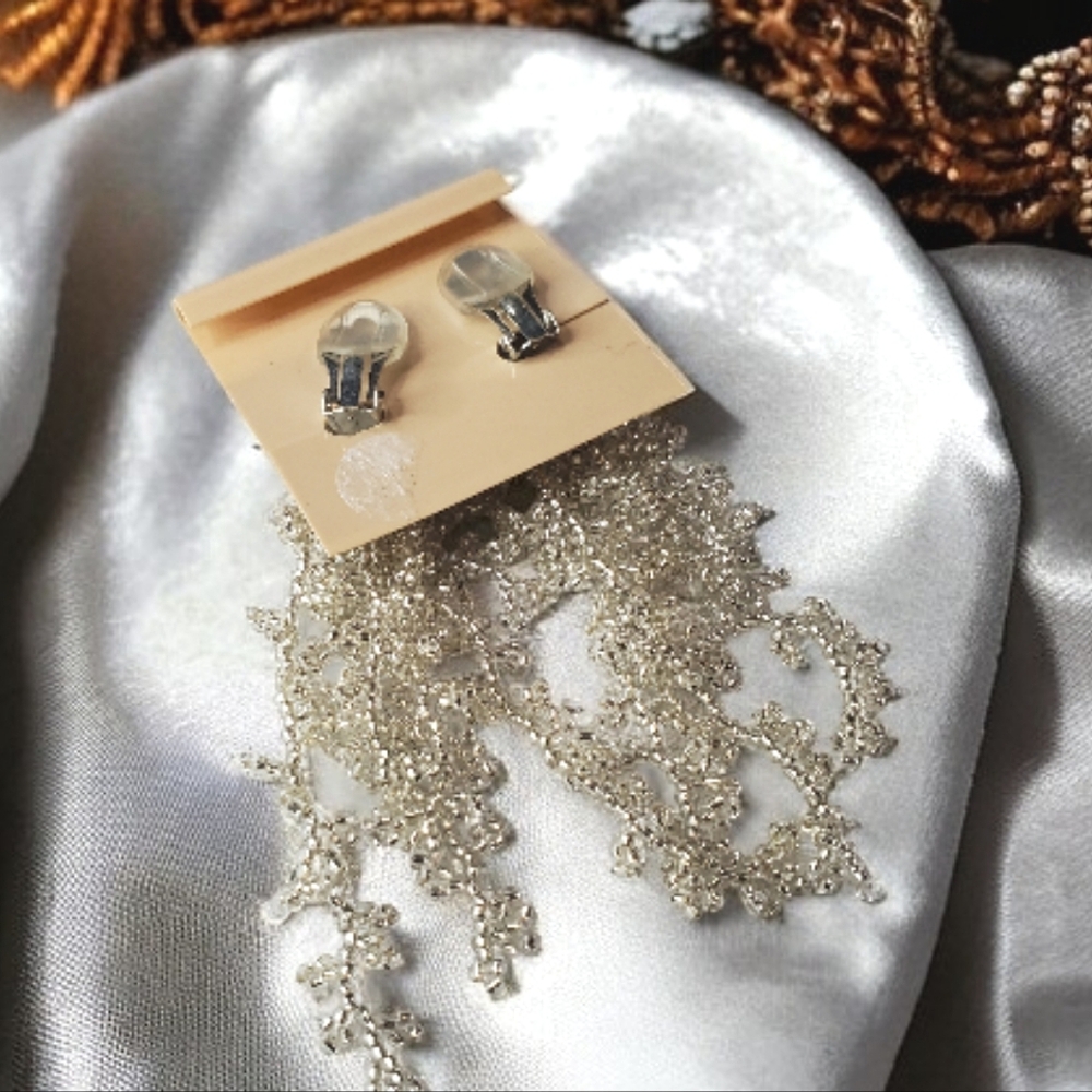 KENNETH LANE $170 Beaded Waterfall Clip on Earrings - Picture 3 of 3